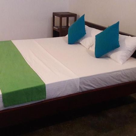 City Beds - The Regent Коломбо Экстерьер фото